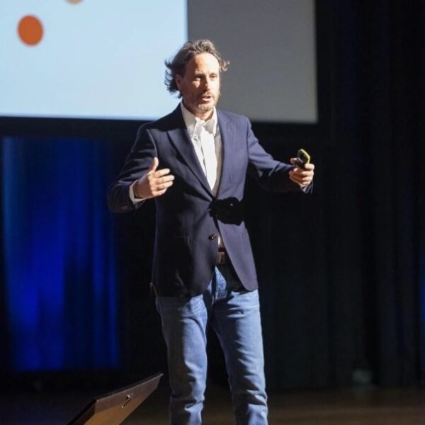 CIONE DAY refuerza su propuesta con la energía de Víctor Küppers