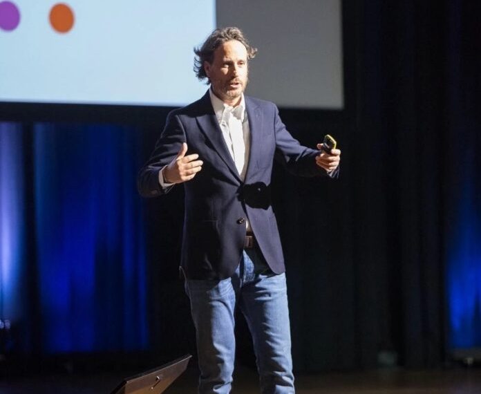 Nueva portada 6 CIONE DAY refuerza su propuesta con la energía de Víctor Küppers