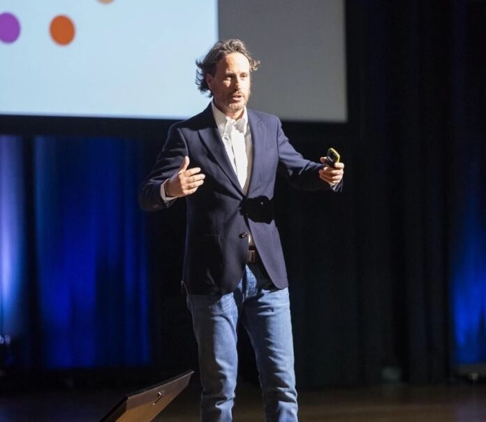 CIONE DAY refuerza su propuesta con la energía de Víctor Küppers